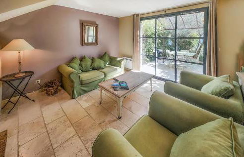 2 Bedroom Cozy Home In Saint-Laurent-De-La-Ca - Foto 3