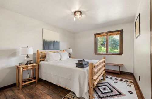 Family-Friendly Cabin with Heated Pool & Sauna - Foto 21