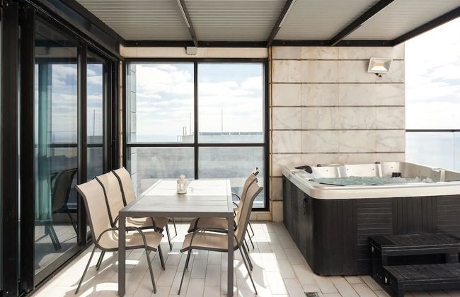 Luxury Penthouse on High Floor with Hot Tub - Foto 19