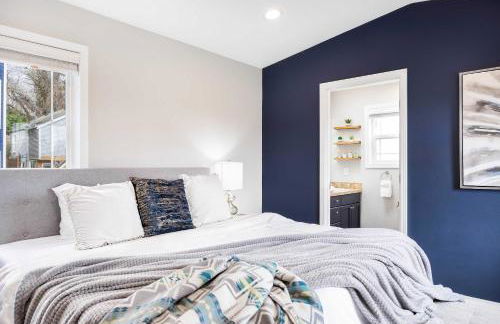 Stylish 3BR Home EV Outlet Near Light Rail - Foto 25