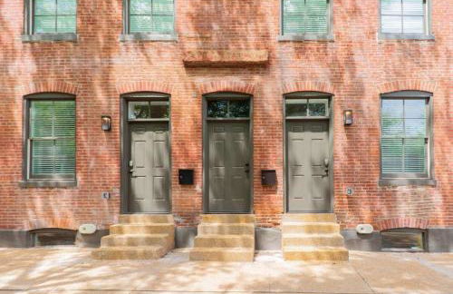 Soulard Retreat 7BR 9BA Courtyard ABODEbucks - Foto 1