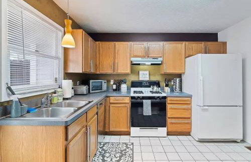 Fun 3 BR Home in Ohio City Game Room Sleeps 11 - Foto 19