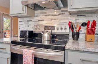 Relaxing Backyard with Fire Pit and Near Parks - Foto 23