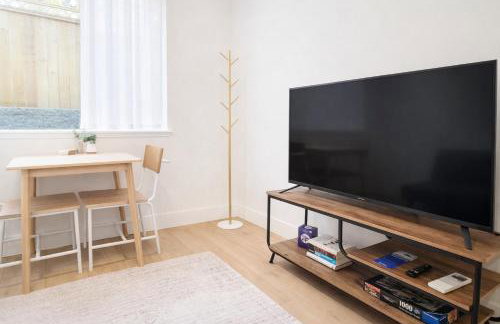 New Modern Private Entire Unit in Heart of Fremont - Walk Score 98 - Photo 3