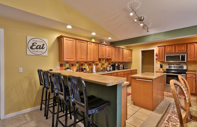 The Tanglewood Lodge: Amazing Ski Home For Groups. Hot Tub. Close To Killington Resort! 4 Bedroom Home - Photo 11