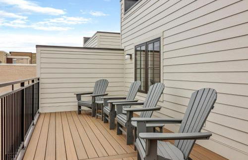 New Beautiful 8th Street Condo with 2 Balconies George 203 - Photo 8