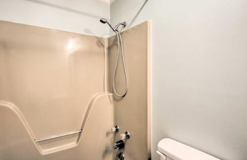 Peaceful New Market Cabin with Deck and Fire Pit! - Foto 19