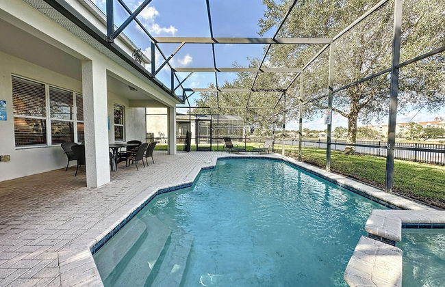 This Amazing 6 Bedroom Property With a Lake View - Foto 46