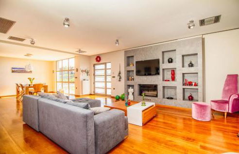 GOLD DREAM HOME - Photo 28