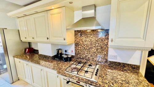 4-Bed Oasis Quiet Culde sac - Foto 2