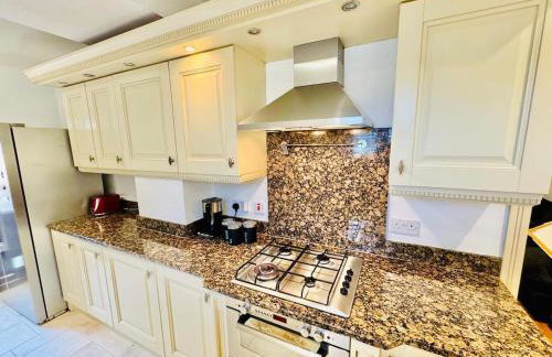 4-Bed Oasis Quiet Culde sac - Foto 2