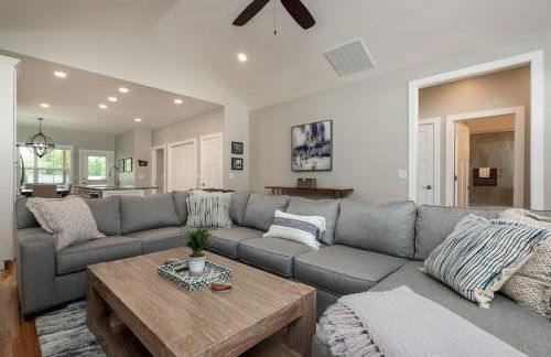 Walkable Downtown 5BR - Hot Tub and Resort Access - Foto 13