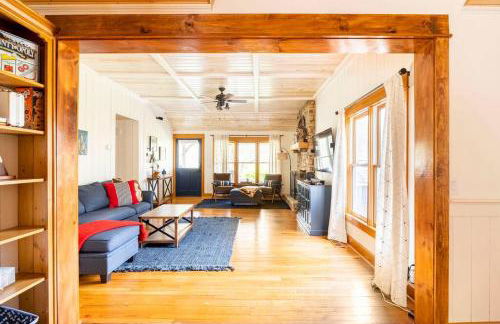 Golden Acres Ranch Hot Tub+Gameroom+Creek & wifi - Foto 47