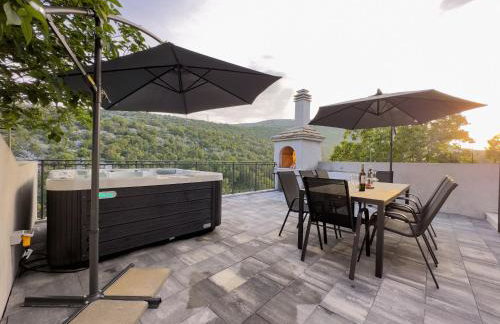 Holiday Home Vrkic with Hot Tub - Photo 42