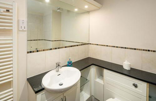 2BD Riverside Views and Comfort - Foto 14