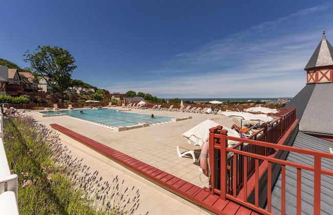 Apartment in Residence & Spa With Common Pool and Sauna, Houlgate - Foto 8