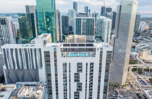 Art-filled Loft 180 Views, Rooftop Pool, Parking - Foto 36