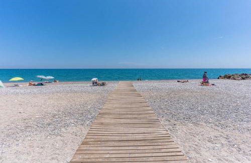 Appartement climatisé les pieds dans l'eau pour 6 personnes avec 1 suite parentale, 1 chambre double et 1 mini chambre Piscine sur le toit clim garage - Foto 66