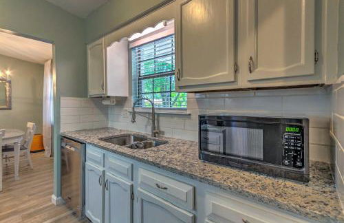 Stellar Fort Walton Retreat about 2 Mi to Beach! - Foto 12