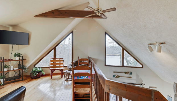 Chalet All Day Avantstay Lakeside, Firepit, Shared Pool - Foto 4, Interior