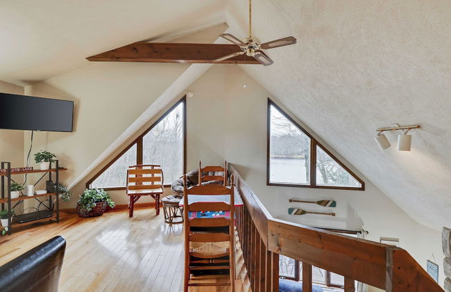 Chalet All Day Avantstay Lakeside, Firepit, Shared Pool - Foto 4