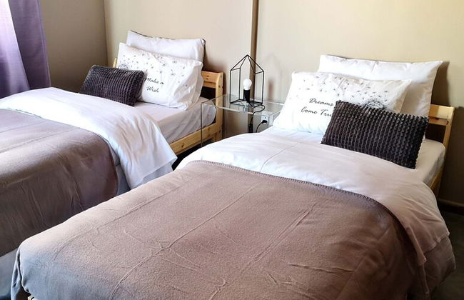 Youthfull Escape in Nicosia - Photo 5