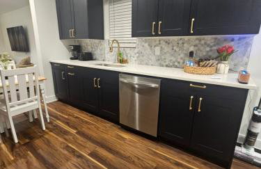 Charming 3 Bedroom house near Downtown IN - Photo 10