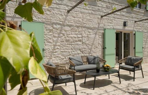 Nice Home In Zminj With Sauna - Photo 22