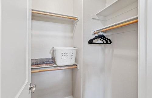 Moonlight Ridge Spacious Townhome 3 miles from Downtown AC Garage Near Snowbowl - Foto 20