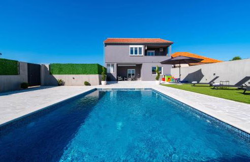 Amazing Apartment In Tinj With Kitchen - Foto 1