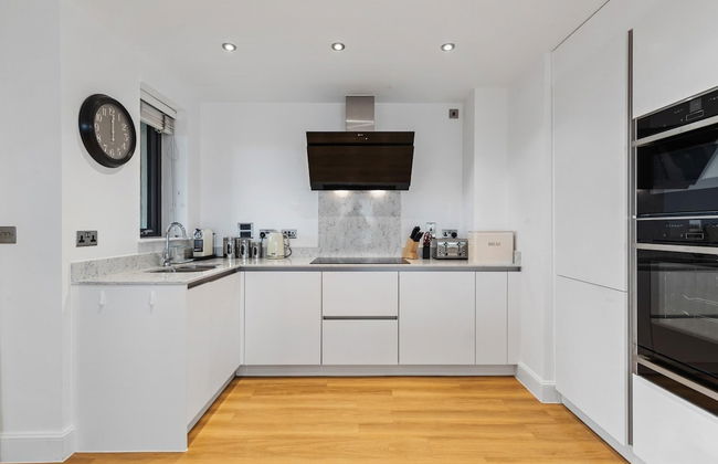 Apartment 8 Waterstone House - Luxury Apartment, Sea Views, Pet Friendly - Photo 7