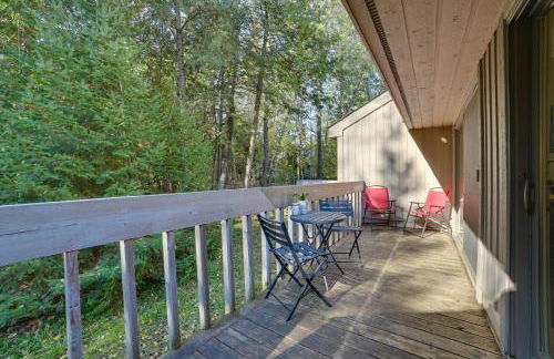 Harbor Springs Condo with Fireplace Near Skiing! - Foto 25