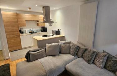 Executive E15 Apartment - Skyline Terrace & Free Private Parking - 5-min Walk to Abba Arena - Foto 2