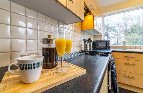 University View-Off-Street Parking-Sleeps 8-Fast WiFi - Foto 19