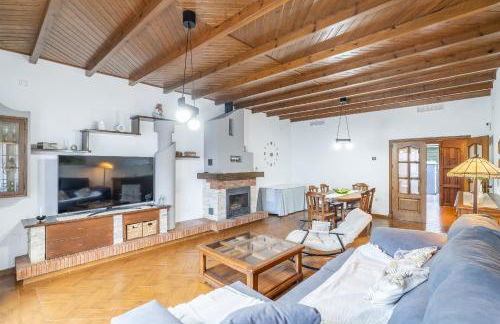 Cubo's Casa El Rodeo & Private Pool - Photo 16