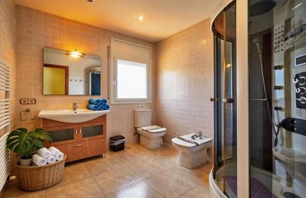 Villa Sitges Ilusión 15 minutes by car from Sitges Sleeps 16 people XXL swimming pool - Foto 15