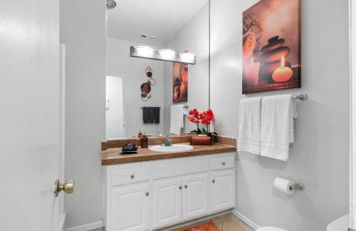 Beverly Hills 2 bed 2 bath Penthouse with Den and Parking 414 - Photo 22