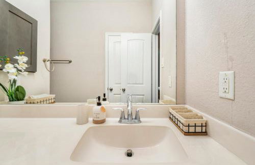 Arbor Suite Cypress 2BR with Suburban comforts! - Foto 7