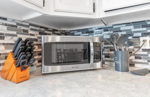 Central Oshkosh Stay - Walk to Lake and Downtown - Foto 8