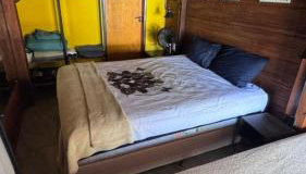 Chalé de Madeira, a 60m do mar em condomínio - Foto 5