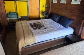 Chalé de Madeira, a 60m do mar em condomínio - Foto 5