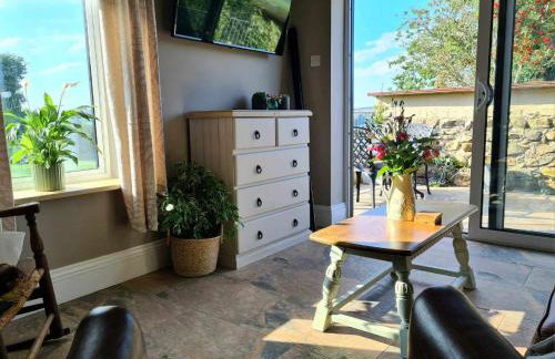 Ingleside Cottage by Together Travel - Charming Countryside Retreat - Photo 14