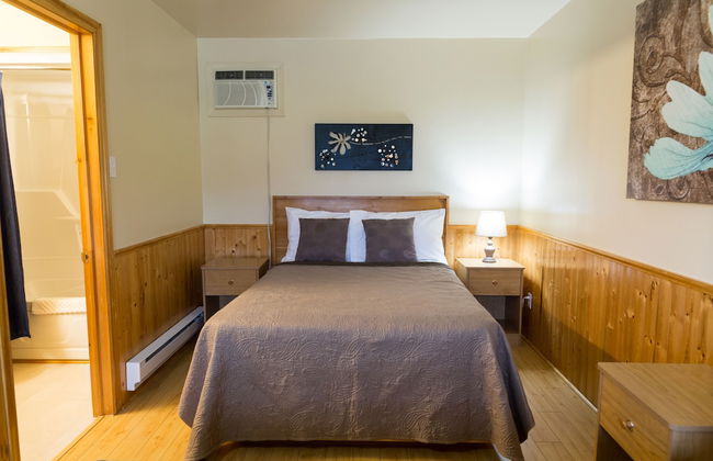 Middle Brook Cottages & Chalets - Photo 21