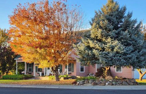 Five Bedroom Colonial Style Home - Foto 25