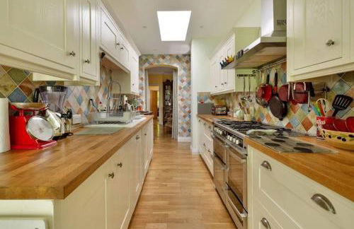 Windsor/Legoland/Ascot charming 3BR home in centre - Photo 19