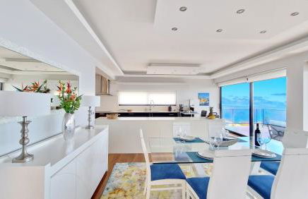 Azure Serenity Villa by LovelyStay - Foto 9