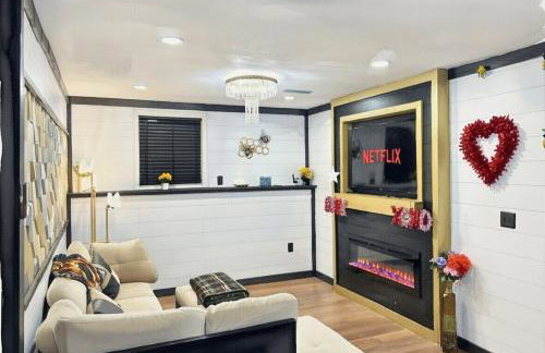 Spring Retreat Sauna, Hot Tub & Rooftop Firepit - Foto 2