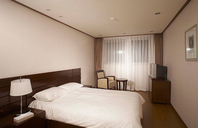 High1 Condominium - Photo 7