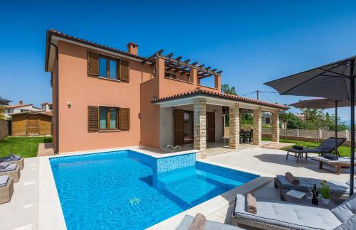 Villa Gloria, villa with heated pool - Foto 30