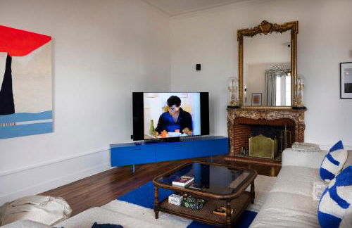 Private Oasis: Luxe 20-guest Estate, Jacuzzi, 8 Ha - Foto 56